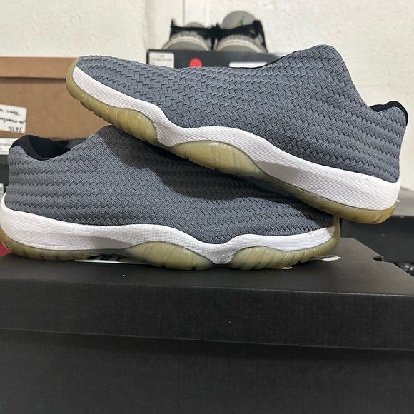 Jordan Future Low
Cool Grey - Picture 3 of 8
